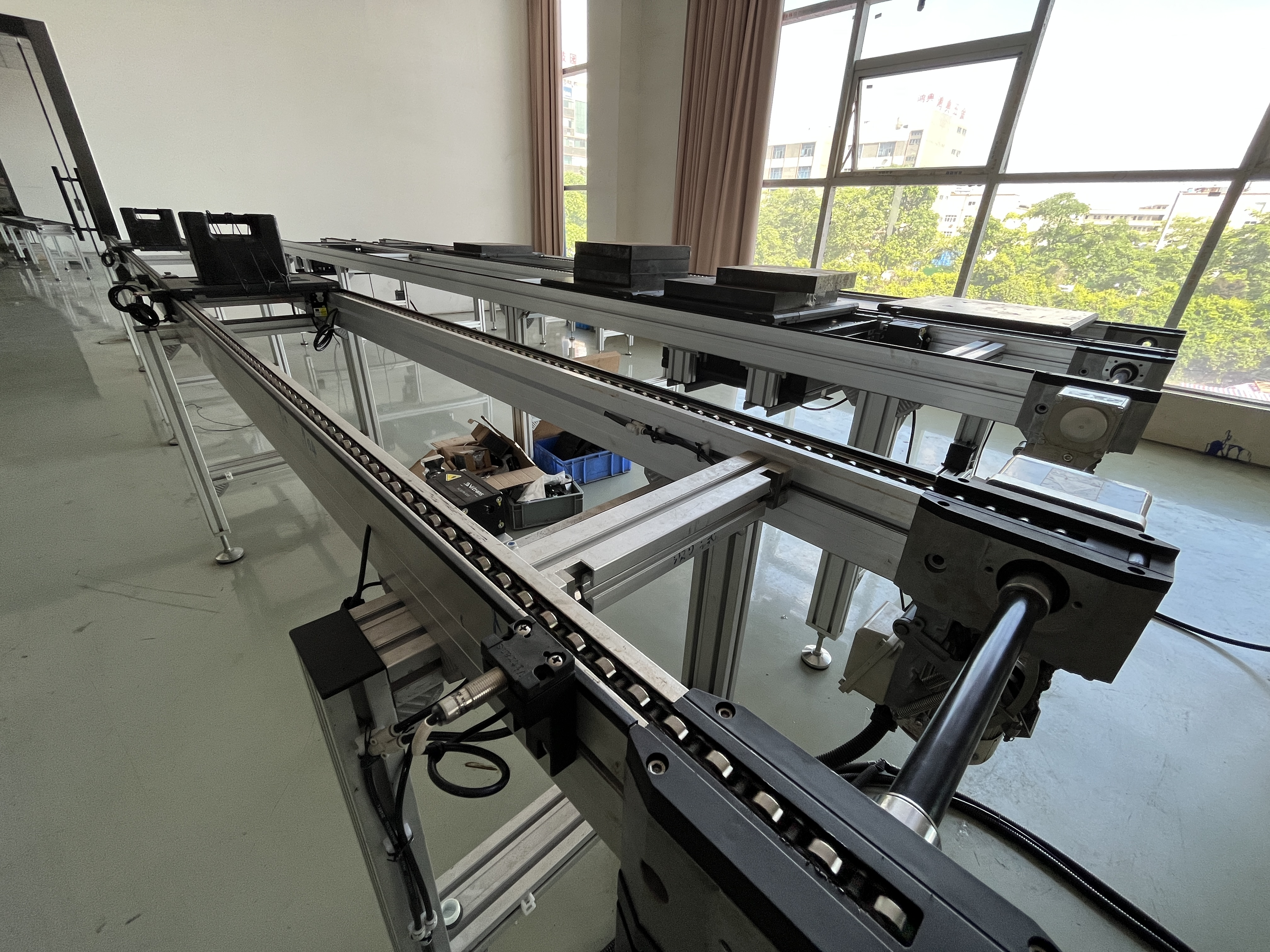 Speed up automated production - the advantages of speed chain conveyors can't be hidden. Image 2-22.png