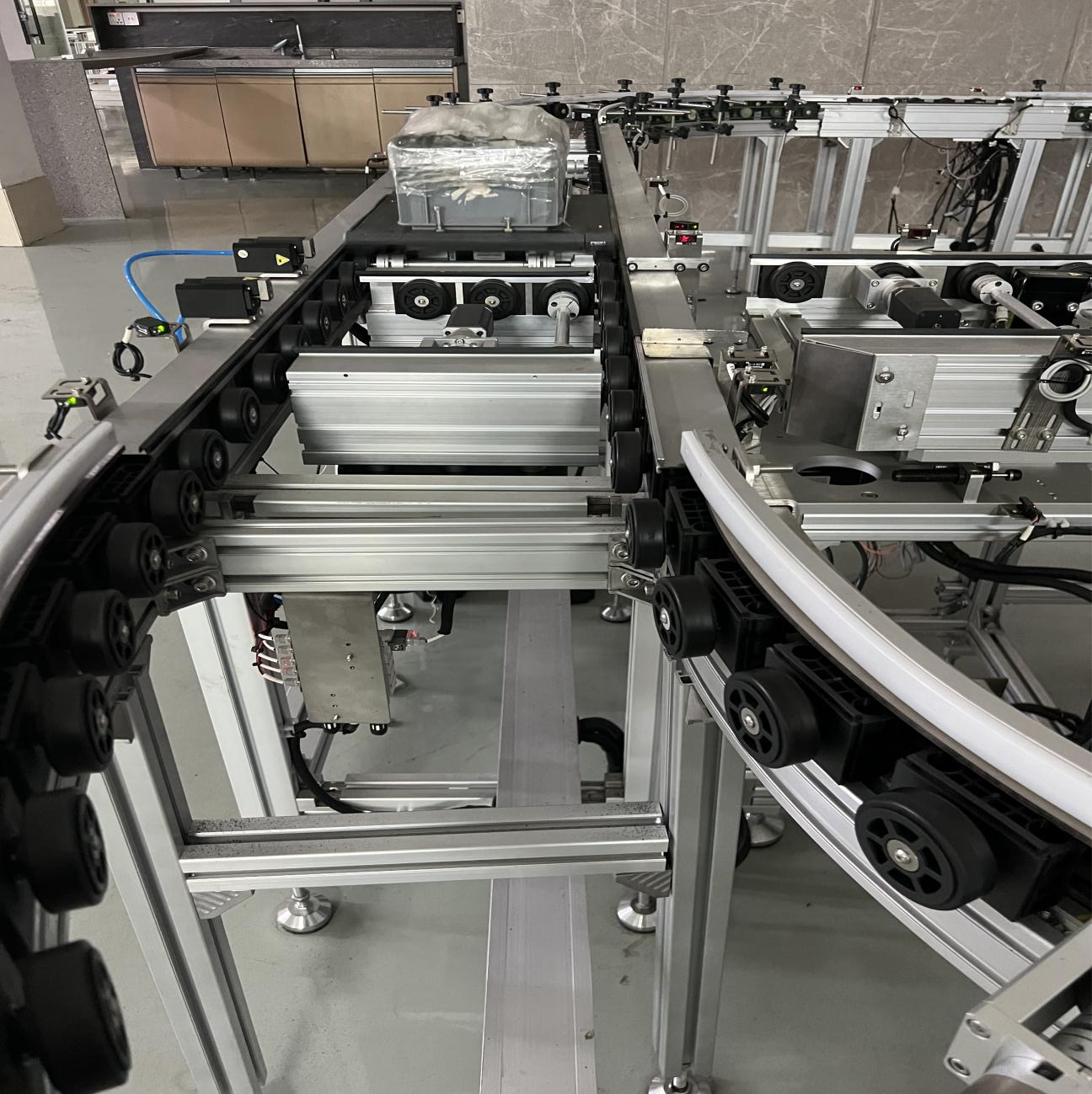 高速滚轮输送线vs普通输送线,优势看得见 图片2-8.png