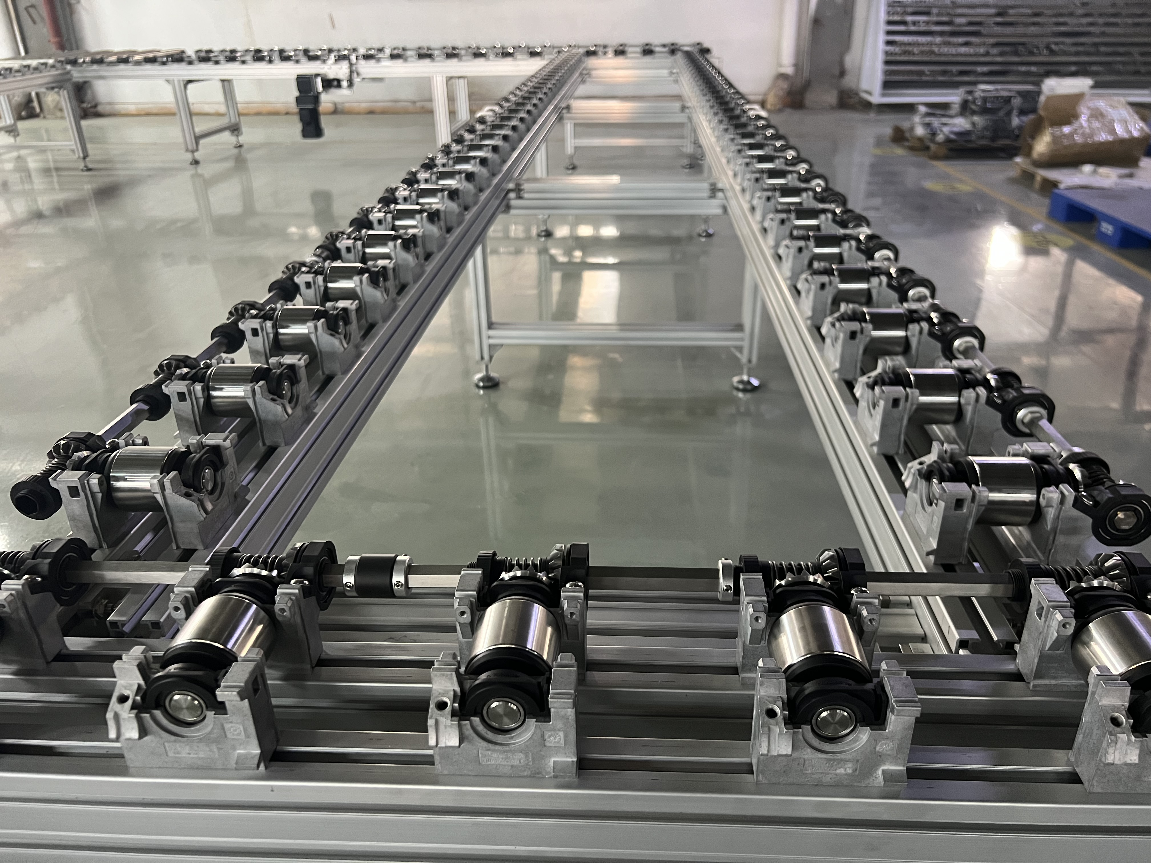 Speed up automated production - the advantages of speed chain conveyors can't be hidden. Image 4-23.png