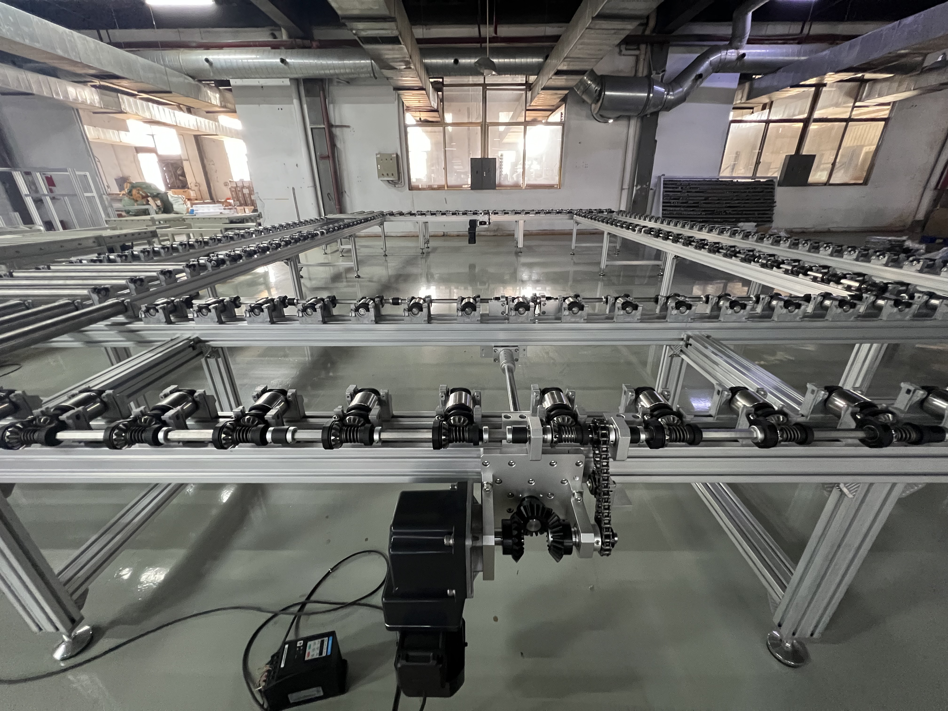 自动化生产提效:积放式滚筒线怎么做到 “排队不耽误、重载不磕碰”? 图片1-3.png