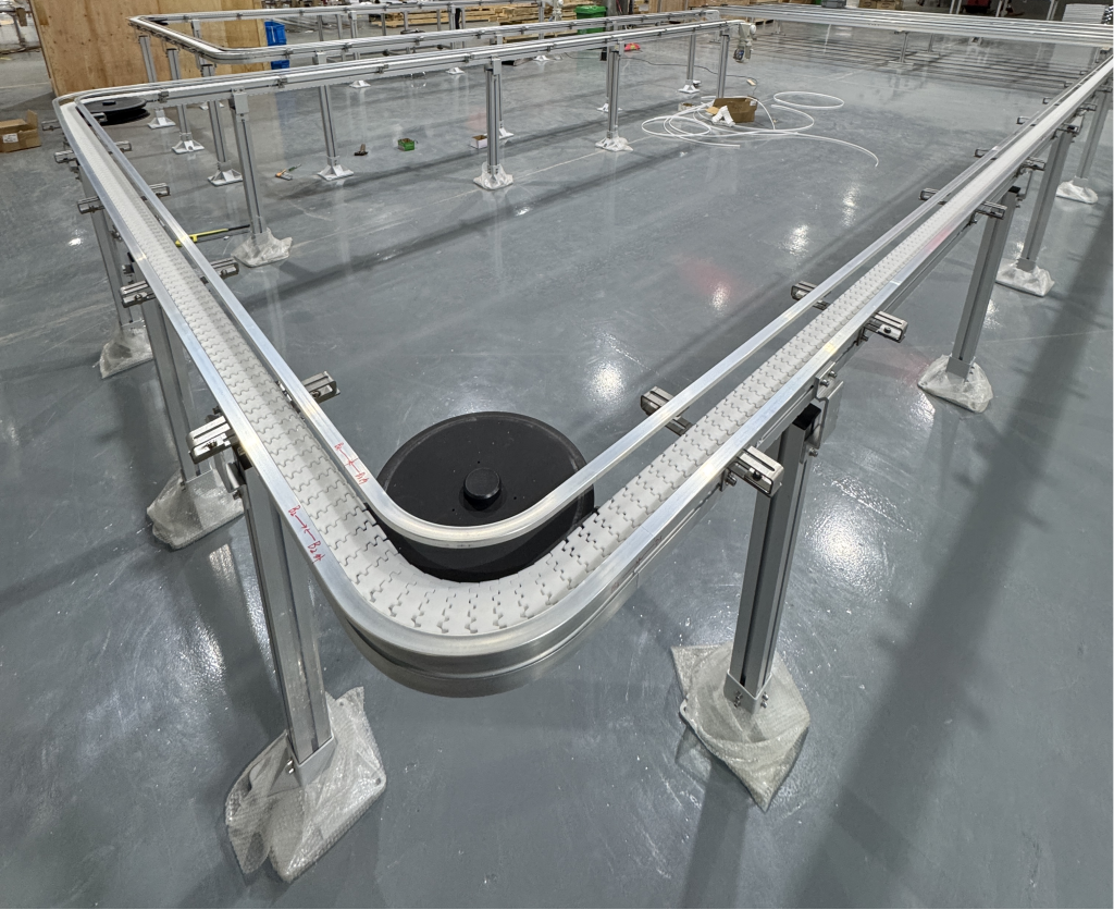 不掉粉还耐磨!柔性链板输送线如何帮饮料厂家突破生产困境 图片1-1-1024x836.png